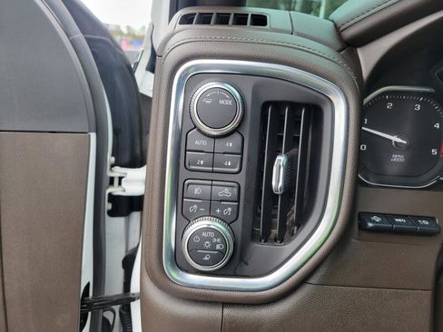 Used 2021 GMC Sierra 2500 Denali w/ Denali Ultimate Package image 12