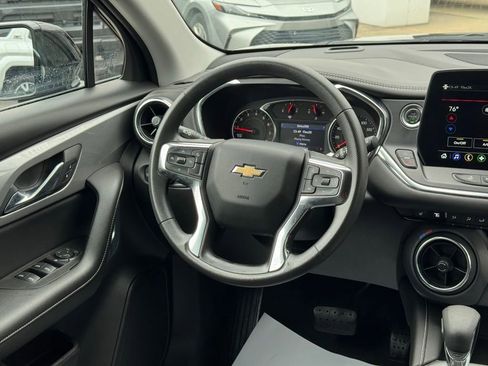 Used 2025 Chevrolet Blazer LT image 17
