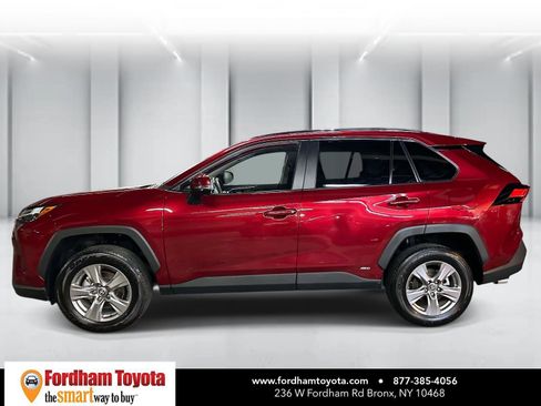 Certified 2025 Toyota RAV4 XLE AWD/4WD image 7