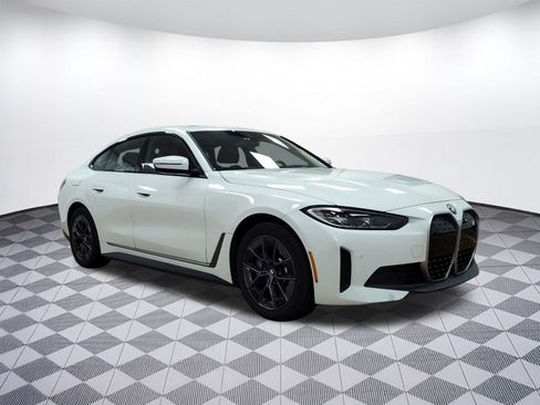 Used 2023 BMW i4 eDrive35 w/ Premium Package image 6