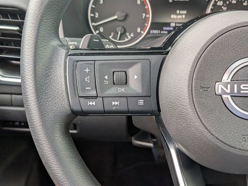 Certified 2022 Nissan Rogue SV FWD image 22