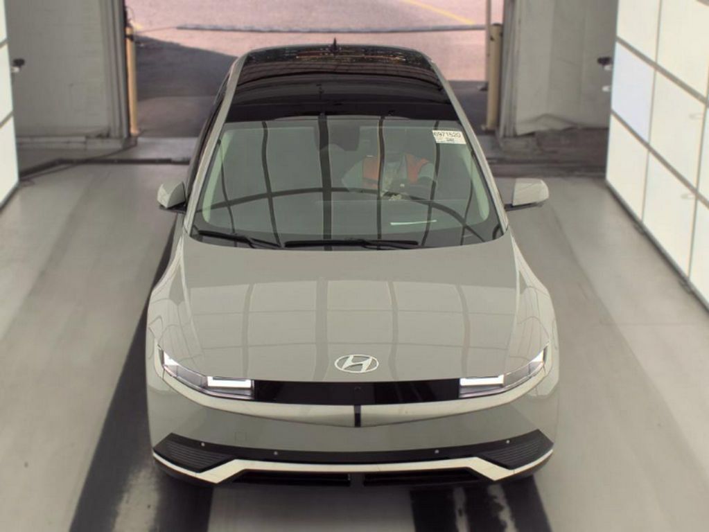 Used 2023 Hyundai Ioniq 5 Limited AWD/4WD image 2