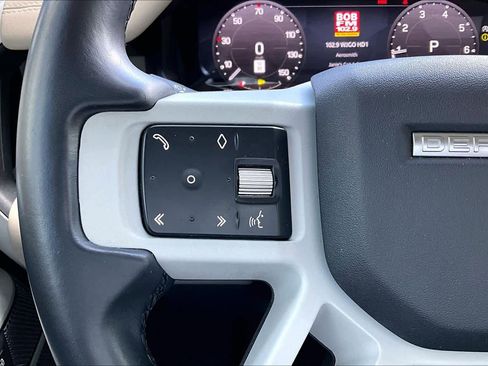 Used 2023 Land Rover Defender 130 SE image 22