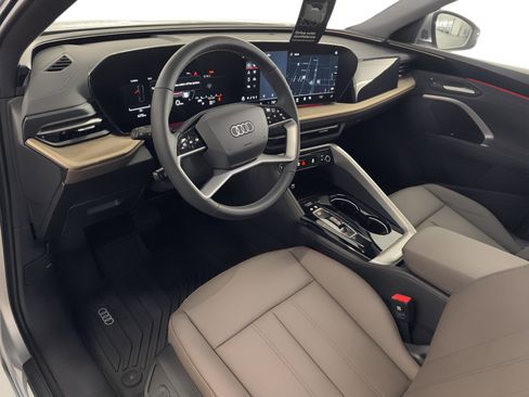 New 2025 Audi Q5 Premium w/ 19" Wheel Package image 4