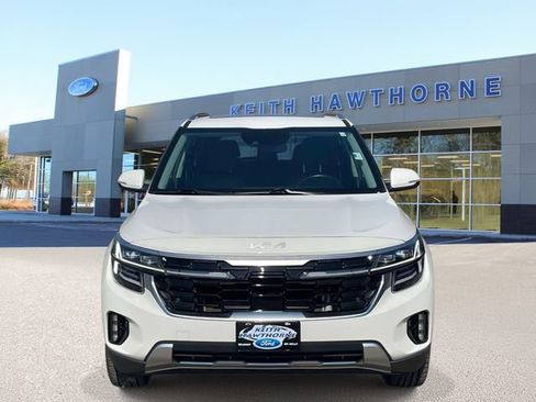 Used 2024 Kia Seltos SX w/ SX Sunroof Package AWD/4WD image 2