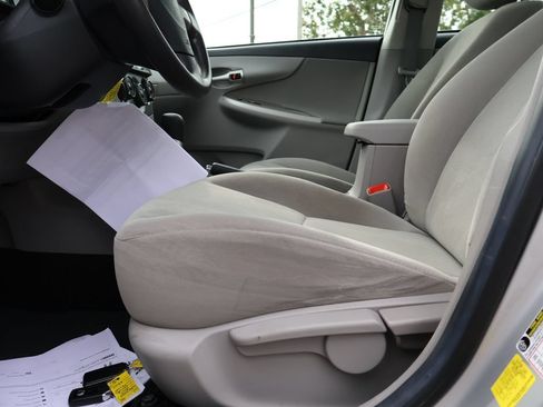 Used 2012 Toyota Corolla LE FWD image 28