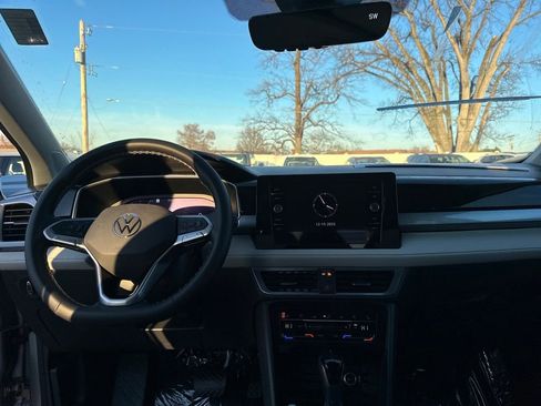 New 2026 Volkswagen Taos SEL AWD/4WD image 16