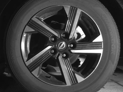 Used 2025 Nissan Sentra SV FWD image 14
