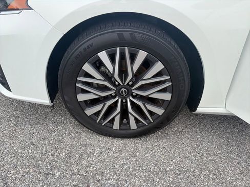 Used 2025 Nissan Altima 2.5 SV FWD image 26