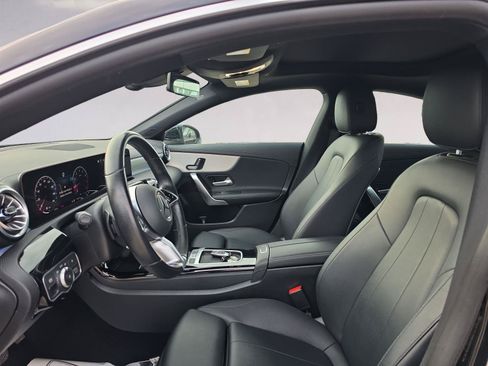 Used 2025 Mercedes-Benz CLA 250 image 9