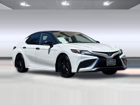 Used 2023 Toyota Camry XSE FWD image 6
