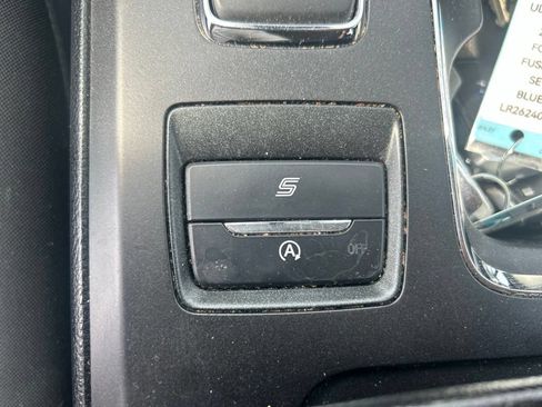 Used 2020 Ford Fusion SE FWD image 7