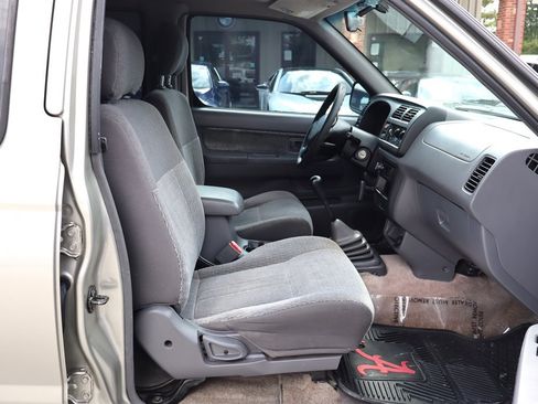 Used 2000 Nissan Frontier XE RWD image 21