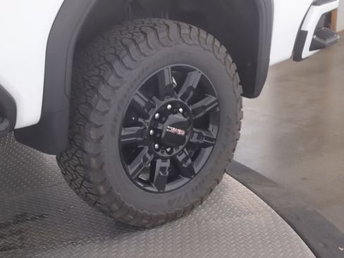 Used 2026 GMC Sierra 3500 AT4 w/ AT4 Premium Plus Package AWD/4WD image 14