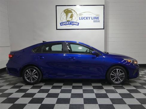 Used 2022 Kia Forte LXS image 6