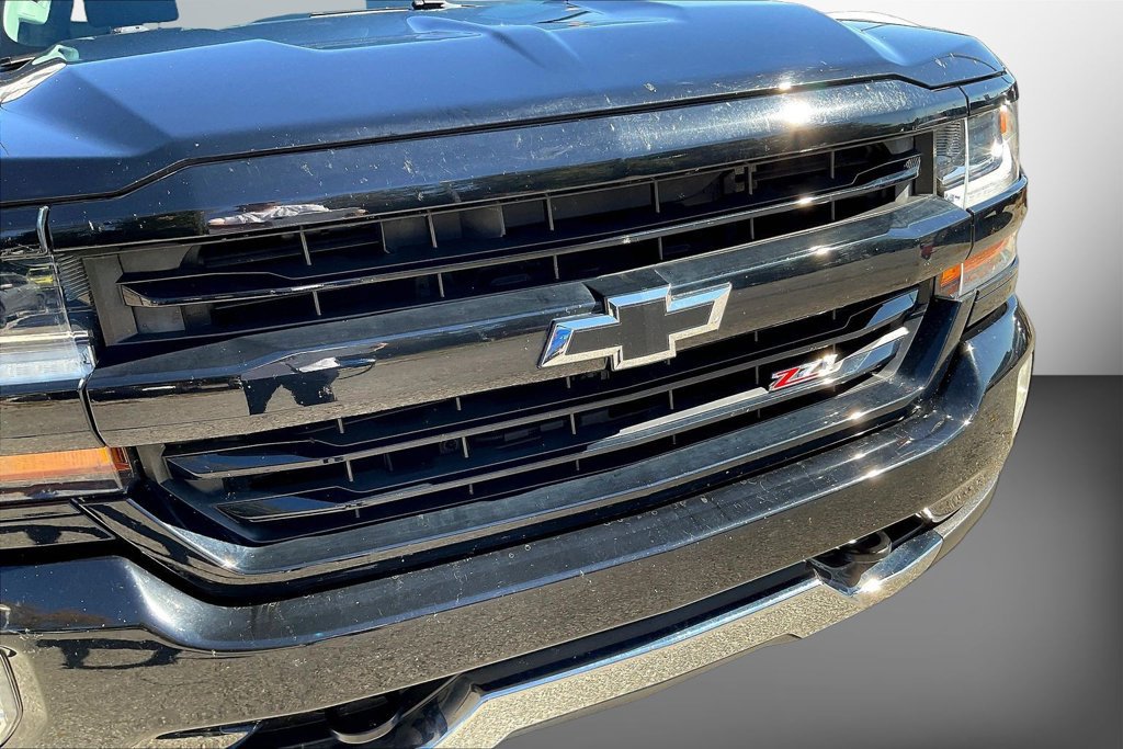 Used 2018 Chevrolet Silverado 1500 LT w/ All Star Edition AWD/4WD image 32