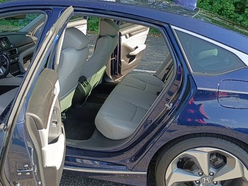 Used 2020 Honda Accord Touring image 13