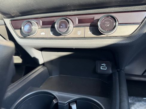 Used 2023 Honda HR-V LX image 15