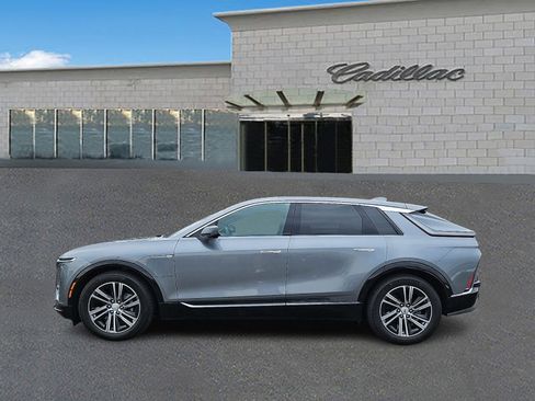 Certified 2023 Cadillac Lyriq Luxury image 7