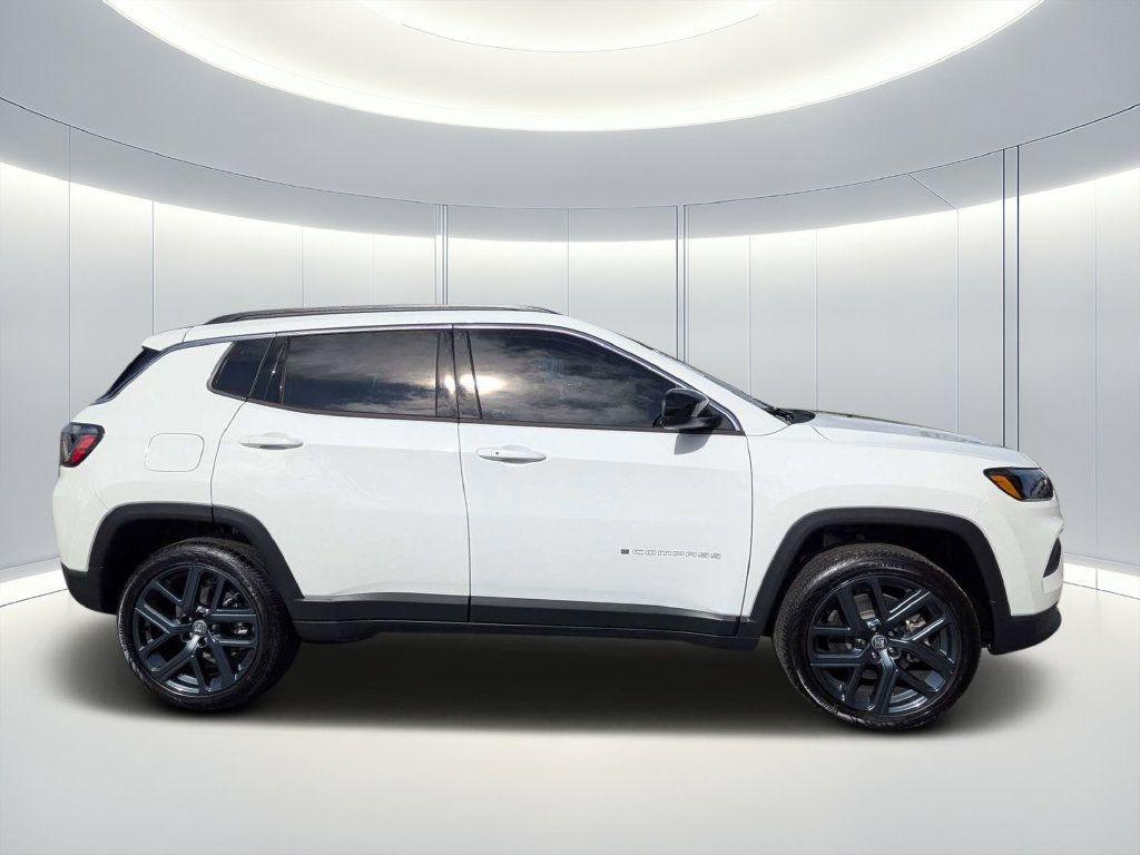 New 2026 Jeep Compass Latitude AWD/4WD image 3