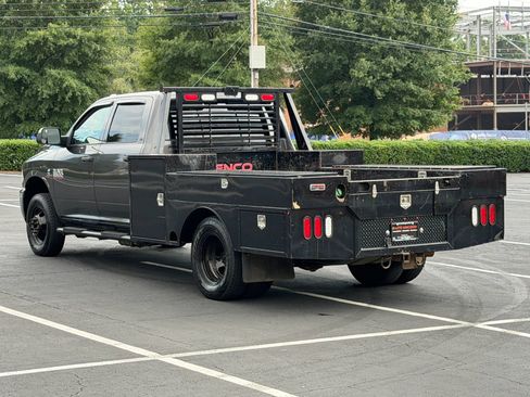 Used 2018 RAM 3500 Tradesman w/ Chrome Appearance Group AWD/4WD image 8