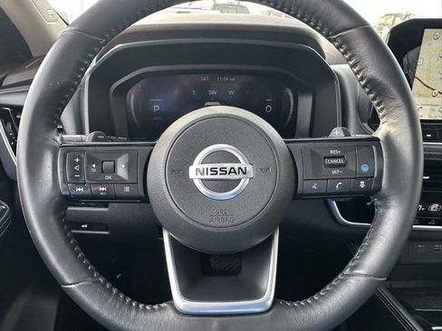 Used 2021 Nissan Rogue Platinum image 41