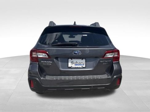 Used 2019 Subaru Outback 3.6R Limited AWD/4WD image 6