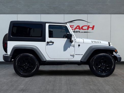 Used 2016 Jeep Wrangler Sport AWD/4WD image 5
