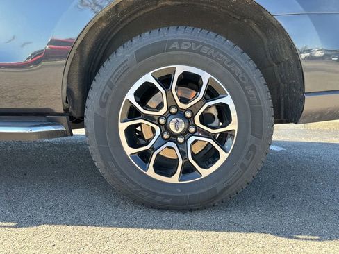 Used 2022 Ford Expedition XLT image 5