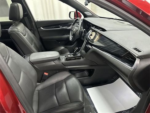 Used 2025 Cadillac XT6 Premium Luxury image 19