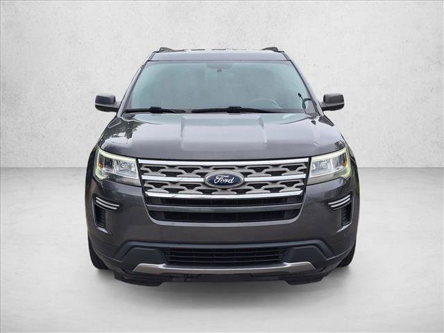 Used 2018 Ford Explorer XLT FWD image 2