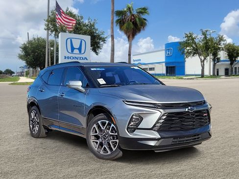Used 2023 Chevrolet Blazer RS w/ Driver Confidence II Package FWD image 1