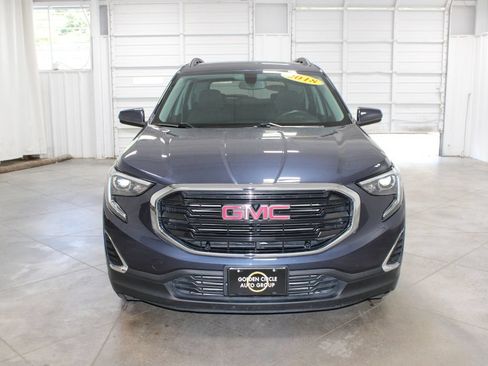 Used 2018 GMC Terrain SLE w/ Driver Convenience Package FWD image 3