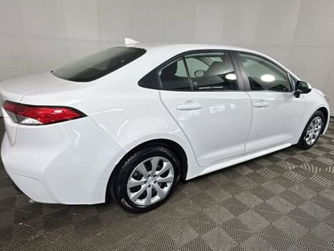 Used 2023 Toyota Corolla LE FWD image 3
