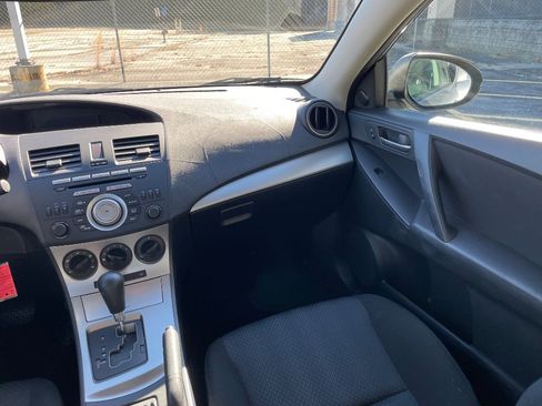 Used 2010 MAZDA MAZDA3 i Touring image 27