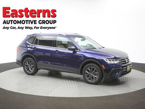 Used 2022 Volkswagen Tiguan SE w/ Panoramic Sunroof Package AWD/4WD image 48
