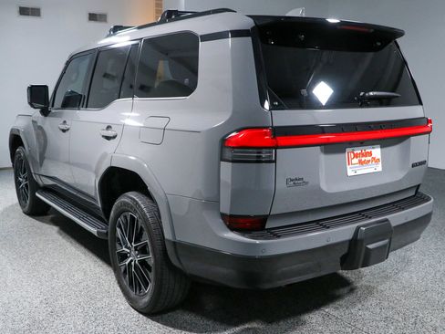 Used 2024 Lexus GX 550 w/ Accessory Package (Z1) AWD/4WD image 9