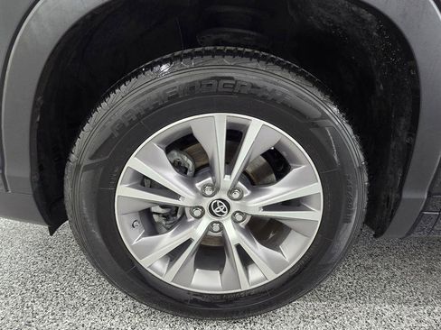 Used 2016 Toyota Highlander Plus FWD image 31
