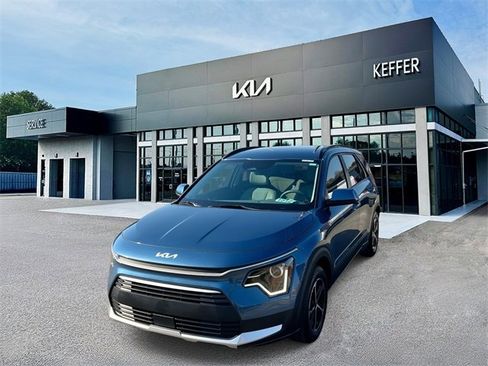 Certified 2025 Kia Niro EX image 1