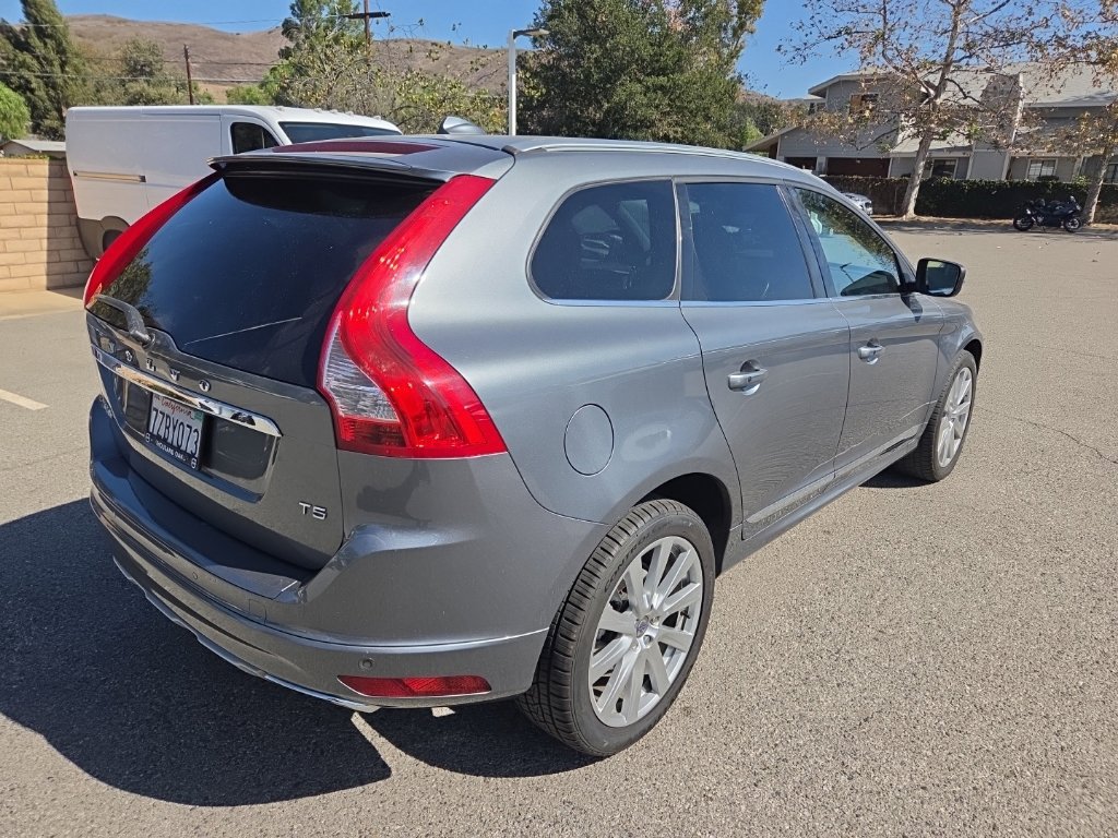 Used 2017 Volvo XC60 T5 Inscription w/ Preferred Option Package FWD image 5