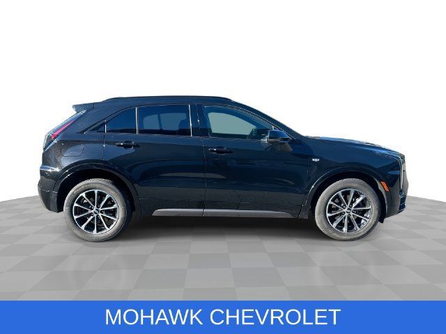 Used 2024 Cadillac XT4 Sport w/ Cold Weather Package AWD/4WD image 9