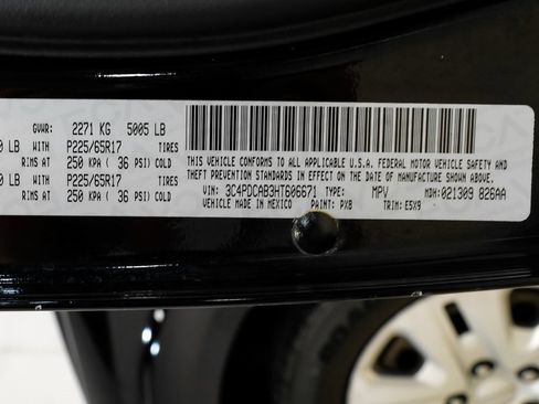 Used 2017 Dodge Journey SE image 58