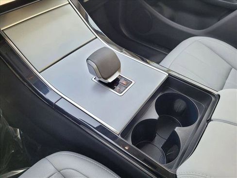 Used 2024 Land Rover Range Rover Evoque S image 11