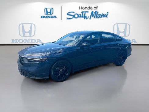 Certified 2025 Honda Accord SE image 3