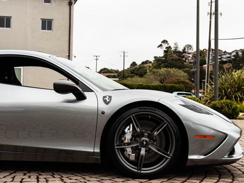Used 2014 Ferrari 458 Speciale Coupe RWD image 17