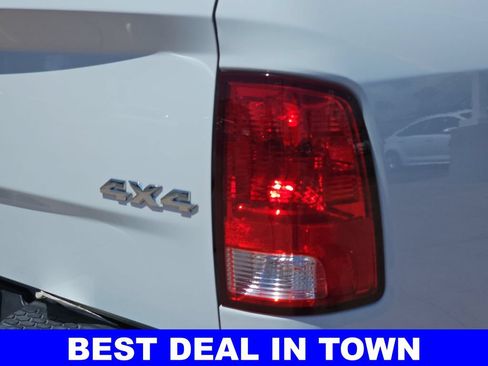 Used 2022 RAM 1500 Classic SLT w/ Electronics Group AWD/4WD image 39