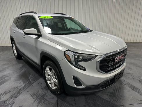 Used 2020 GMC Terrain SLE w/ Driver Convenience Package image 2