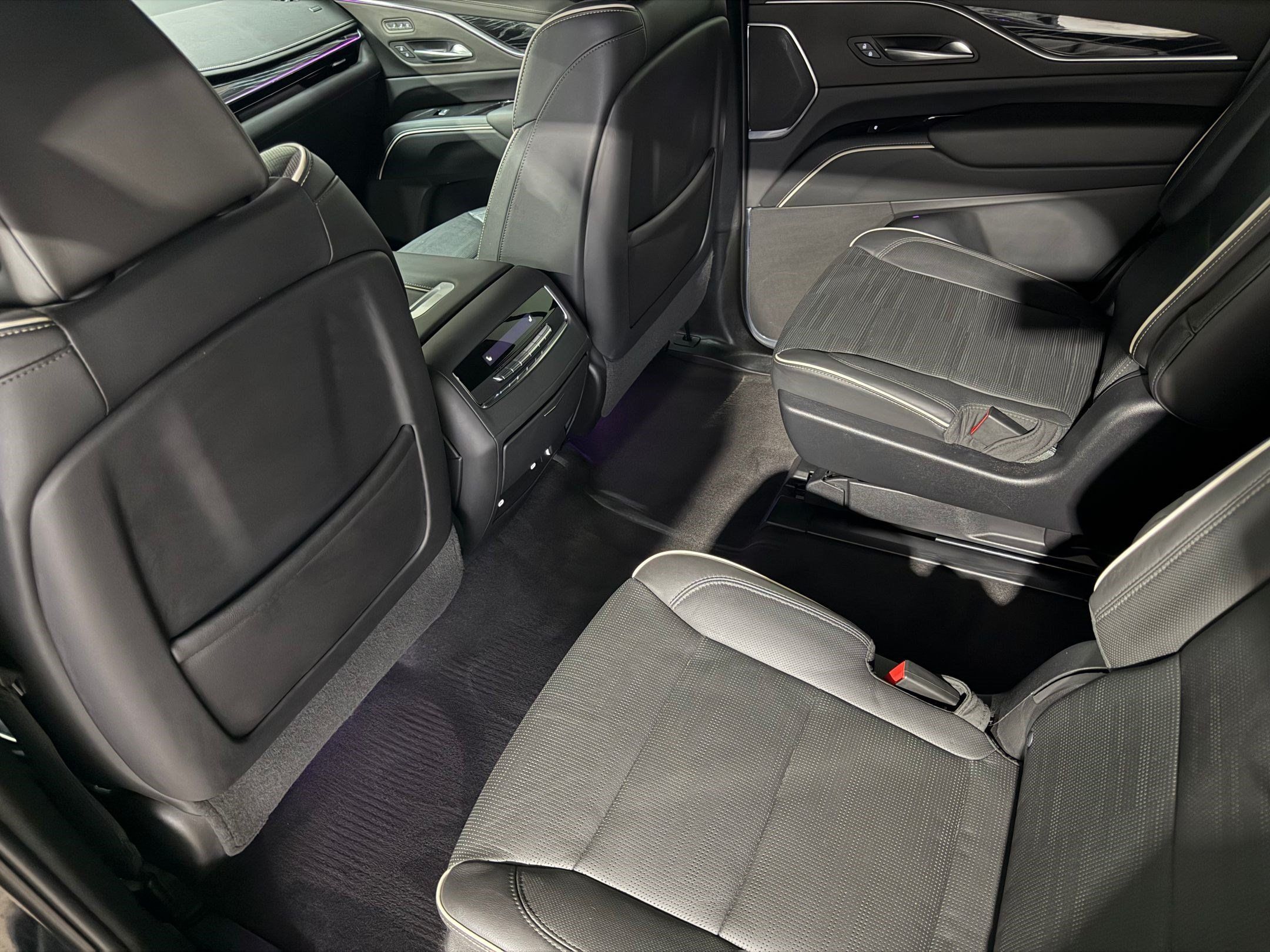 Certified 2023 Cadillac Escalade Sport w/ Touring Package AWD/4WD image 34