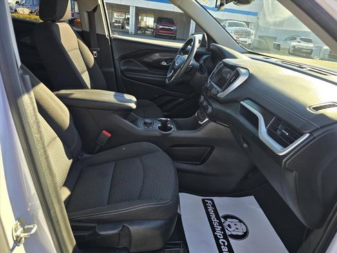 Used 2023 GMC Terrain SLE w/ Driver Convenience Package image 14
