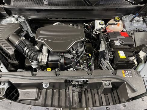 Used 2023 GMC Acadia SLT w/ Elevation Edition image 9